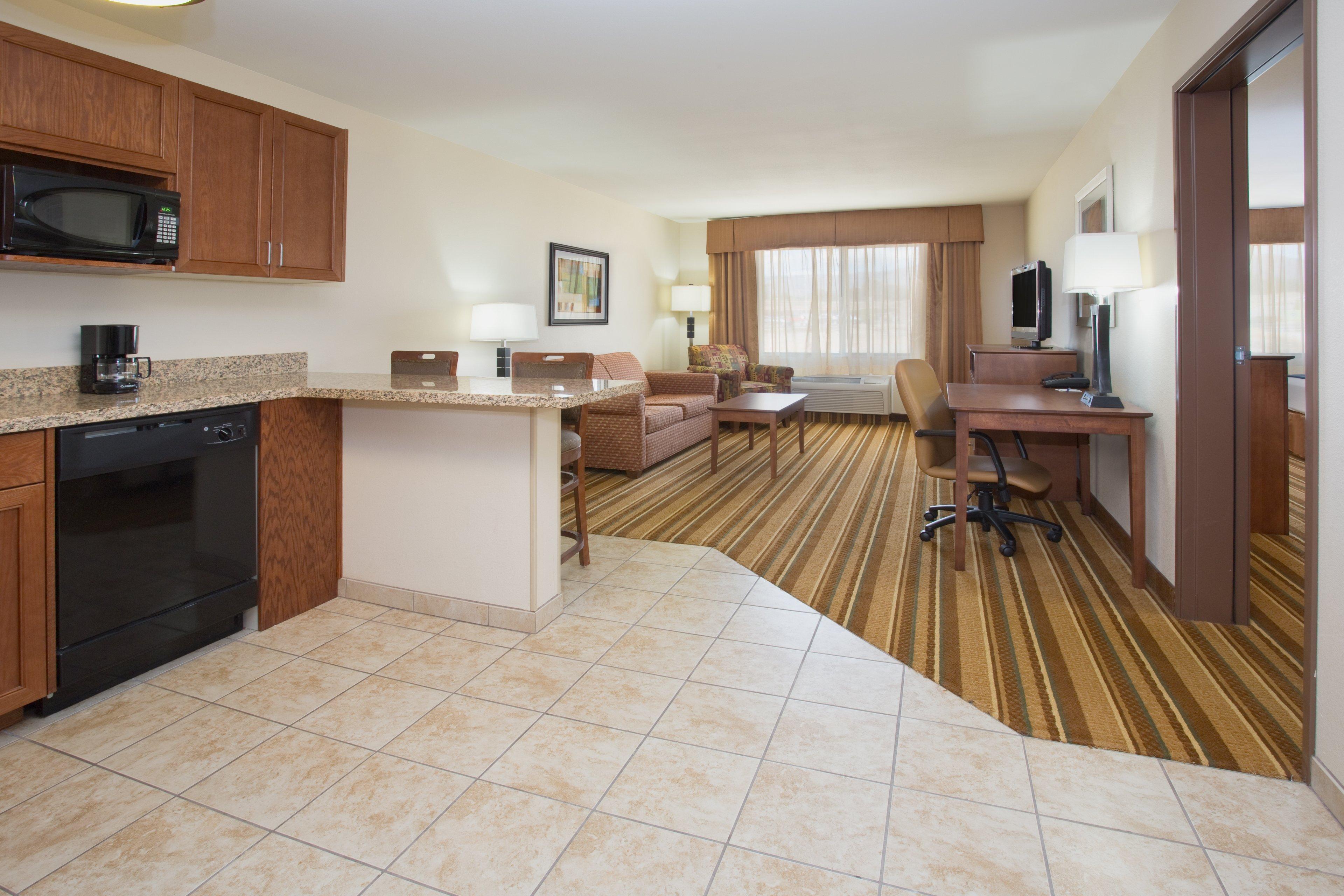 Holiday Inn Express And Suites Los Alamos Entrada Park By Ihg Exterior photo